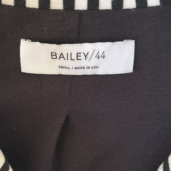 Bailey 44 Black and White Striped stretch knit Blazer 3/4 Sleeves with tie NWOT - Picture 2 of 10